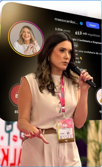 Mari Missagia, instrutora da Massucar, falando em palco com Instagram @massucardoces ao fundo